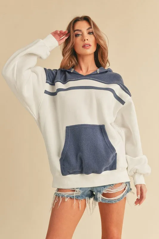Aemi   Co Lari Hooded Sweatshirt