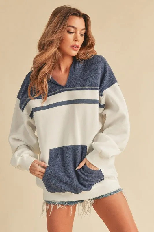 Aemi   Co Lari Hooded Sweatshirt