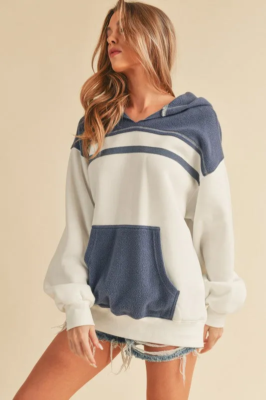 Aemi   Co Lari Hooded Sweatshirt