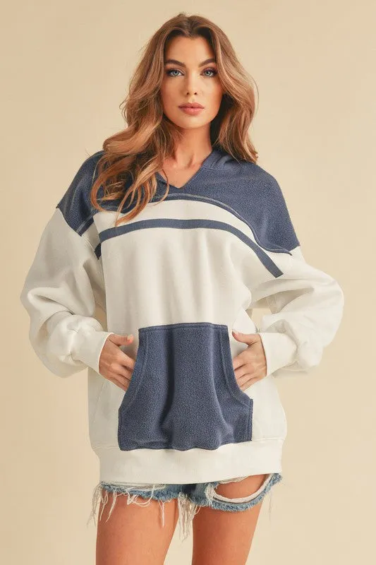 Aemi   Co Lari Hooded Sweatshirt