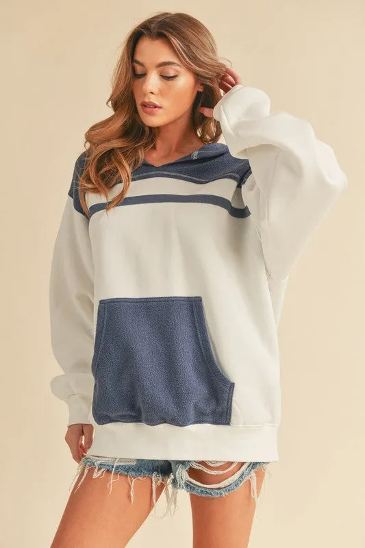 Aemi   Co Lari Hooded Sweatshirt