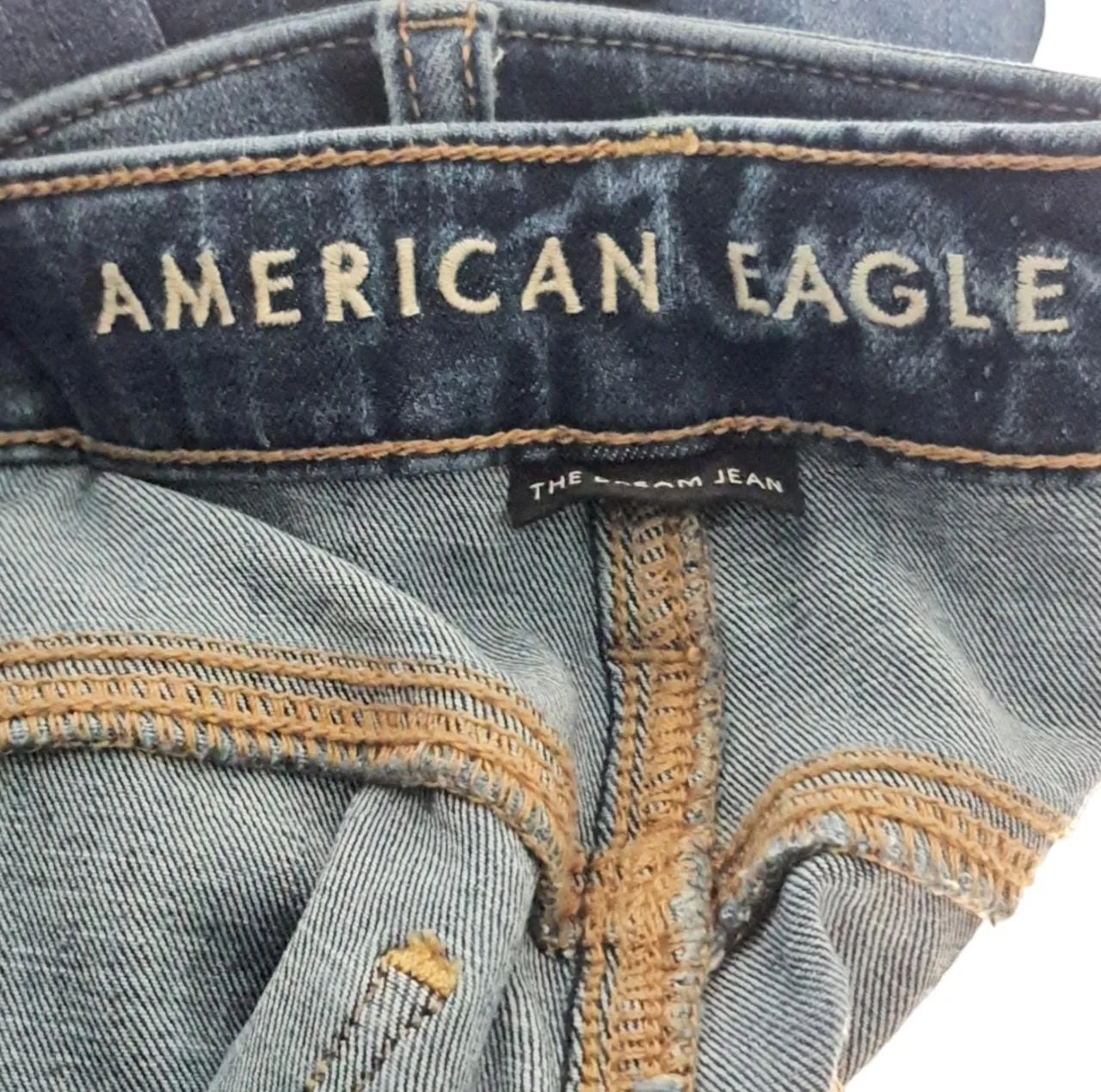 American Eagle Lady Ripped Jeans (M)