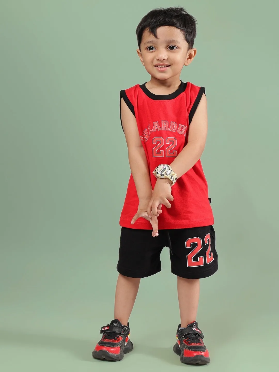 AMIGA SHORTS FOR BOYS & GIRLS (BLACK RED)