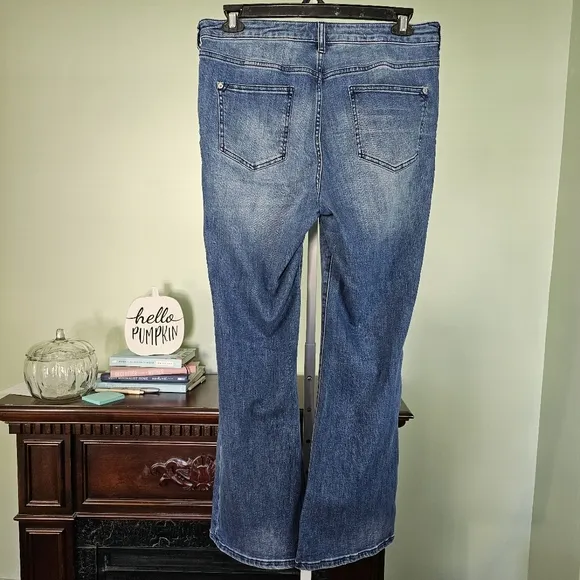 Anthropology Pilcro High Rise Trouser Bootcut Wide Leg Jeans Size 32
