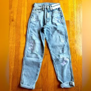 Arizona jean co high waist relaxed jeans ripped with butterfly stitching size 1