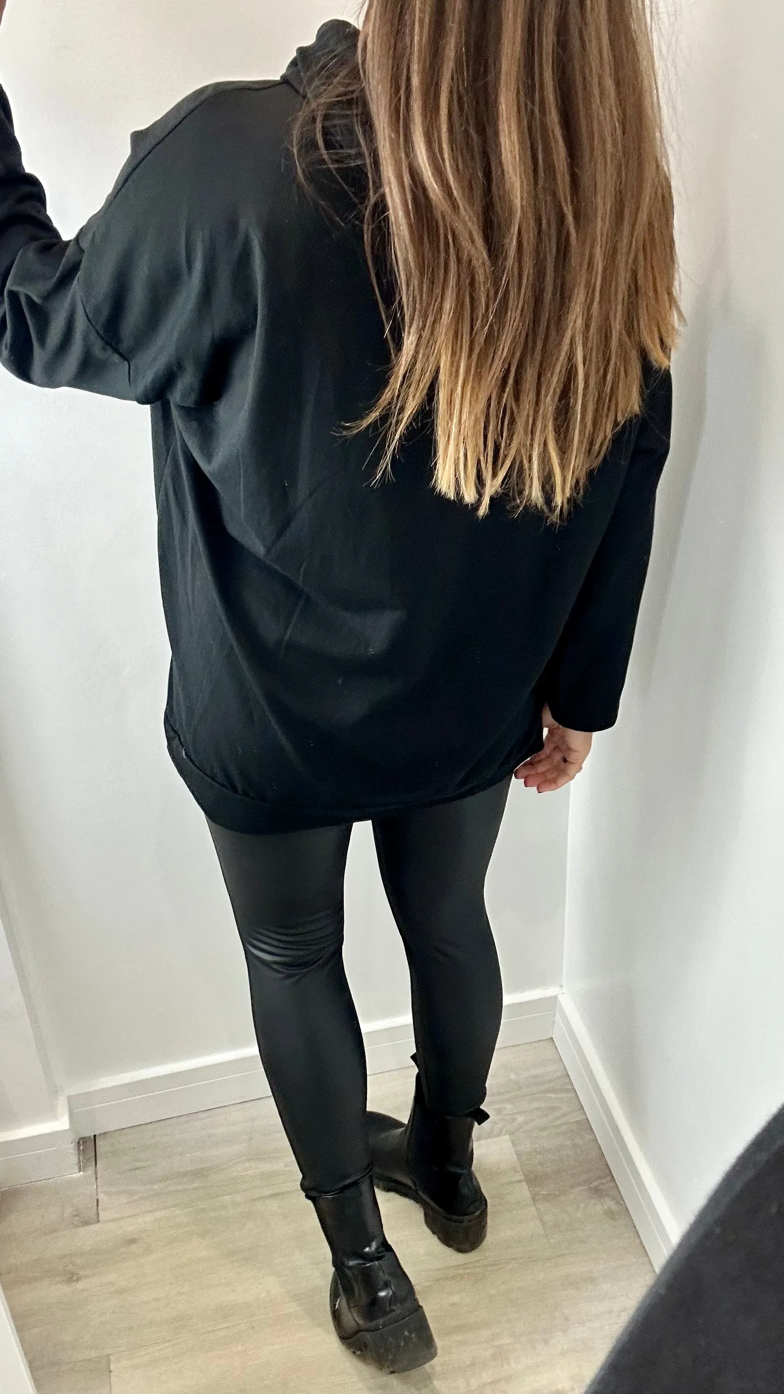 BLACK PLAIN LIGHTWEIGHT HOODIE