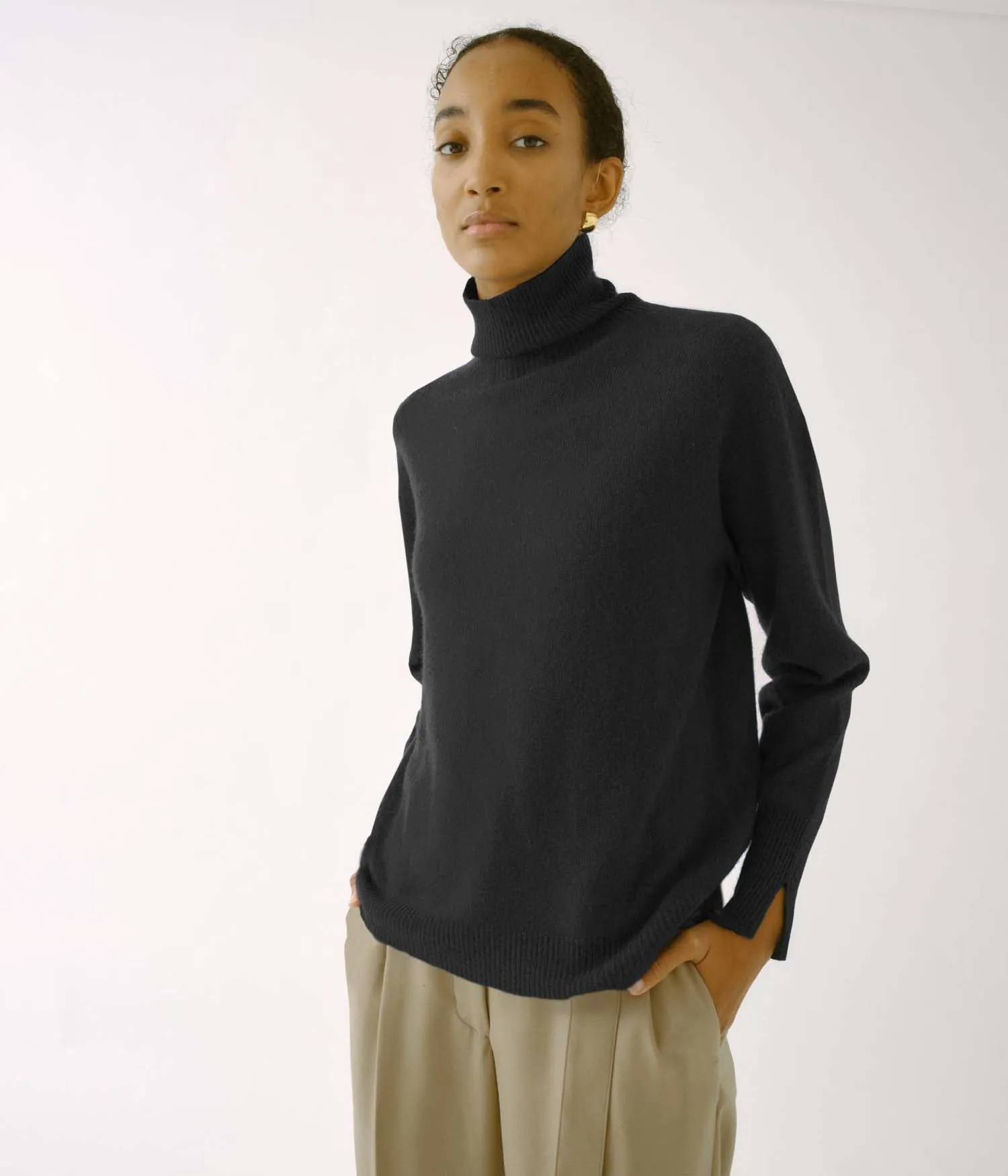 Cashmere High Neck in Black
