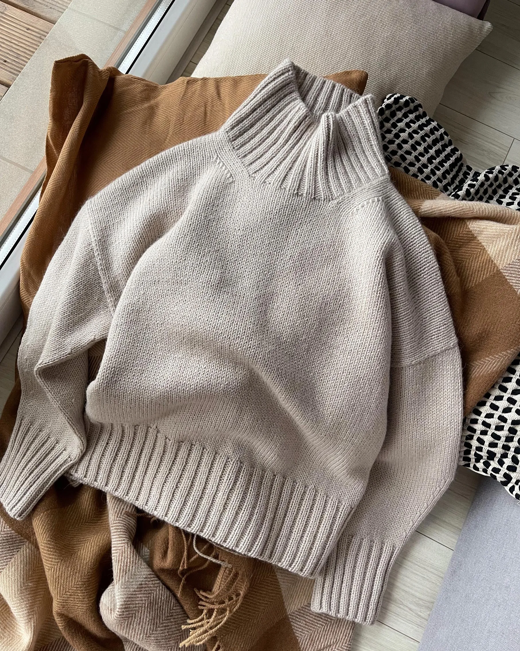 Cecil Sweater [EN]