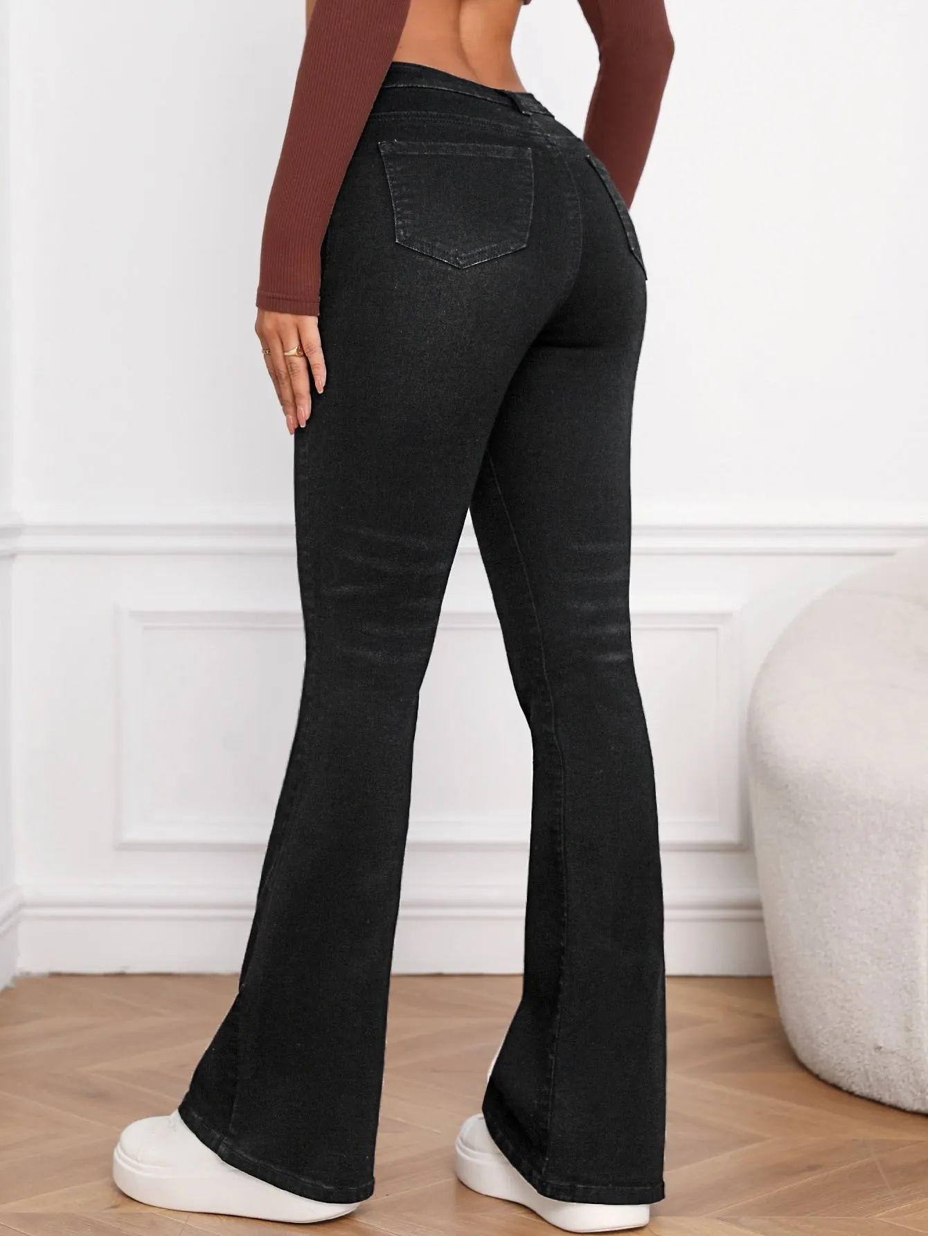 Cherry Vibes: Jeans Bootcut con Bolsillo Oblicuo en