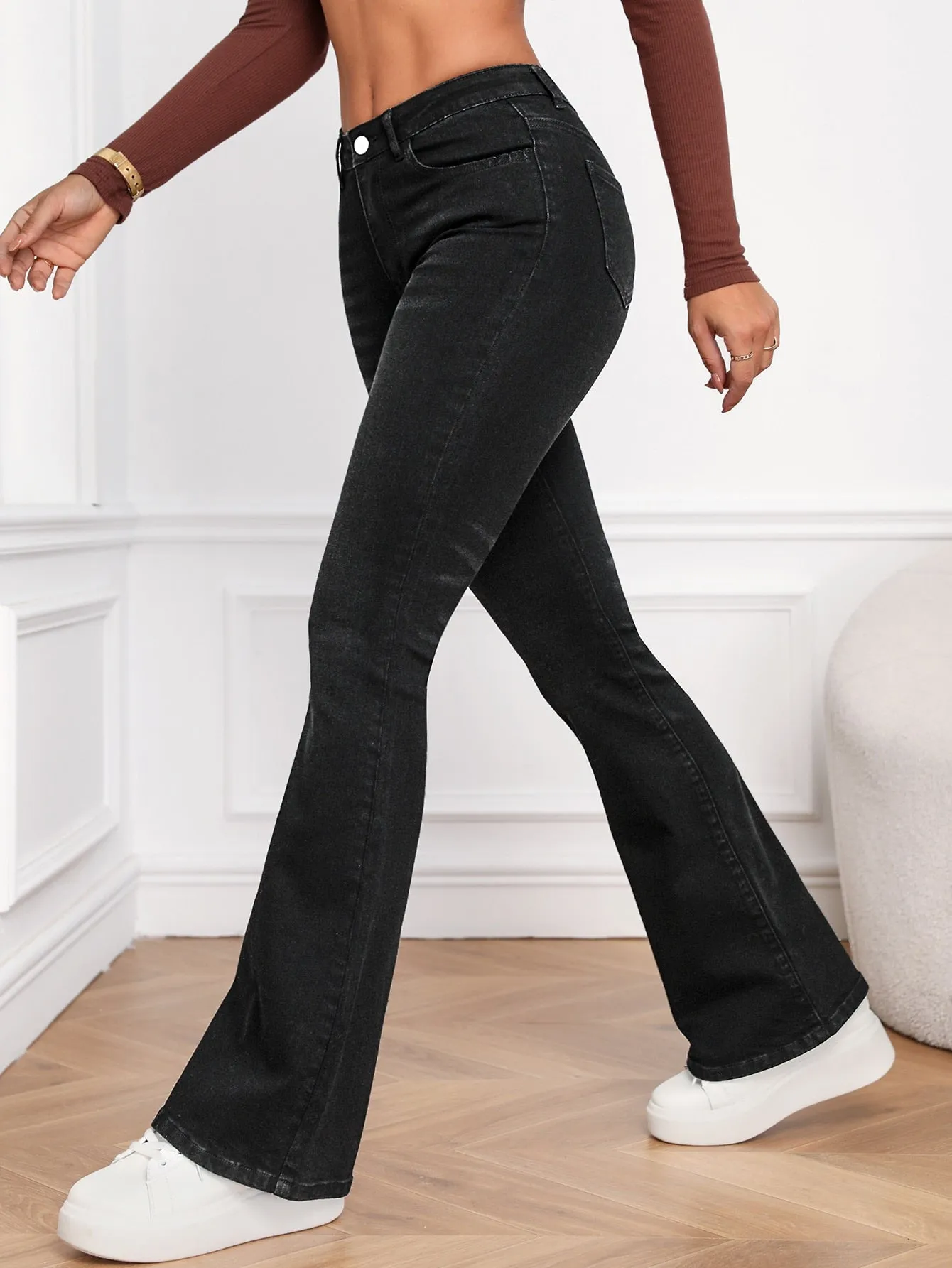 Cherry Vibes: Jeans Bootcut con Bolsillo Oblicuo en
