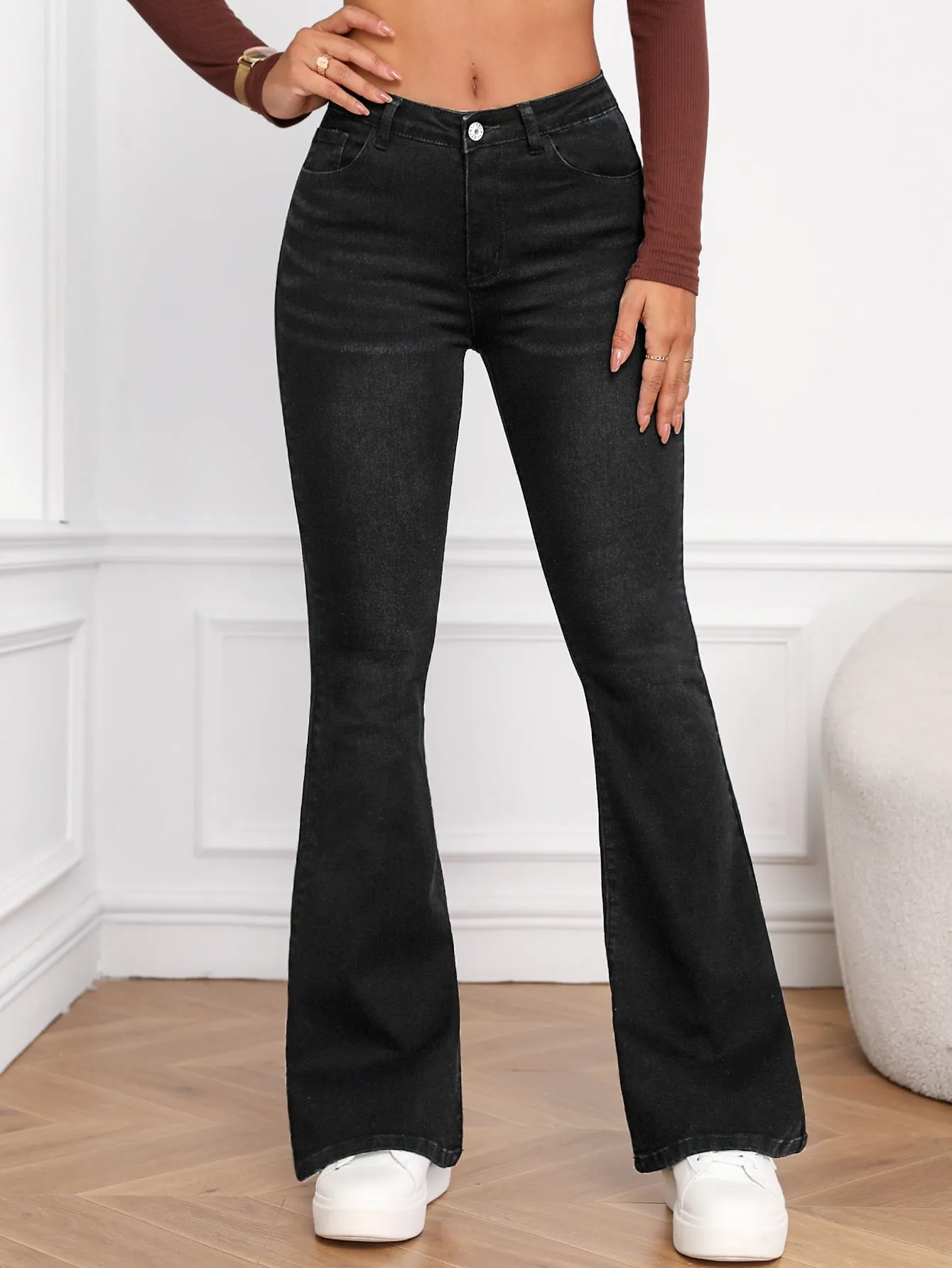 Cherry Vibes: Jeans Bootcut con Bolsillo Oblicuo en
