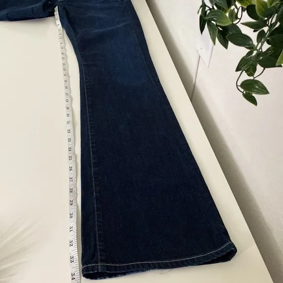 Citizens of Humanity Amber Mid-Rise Bootcut Jeans - Size 29