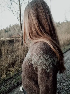 Colourwaves Raglan Sweater - Knitting Pattern
