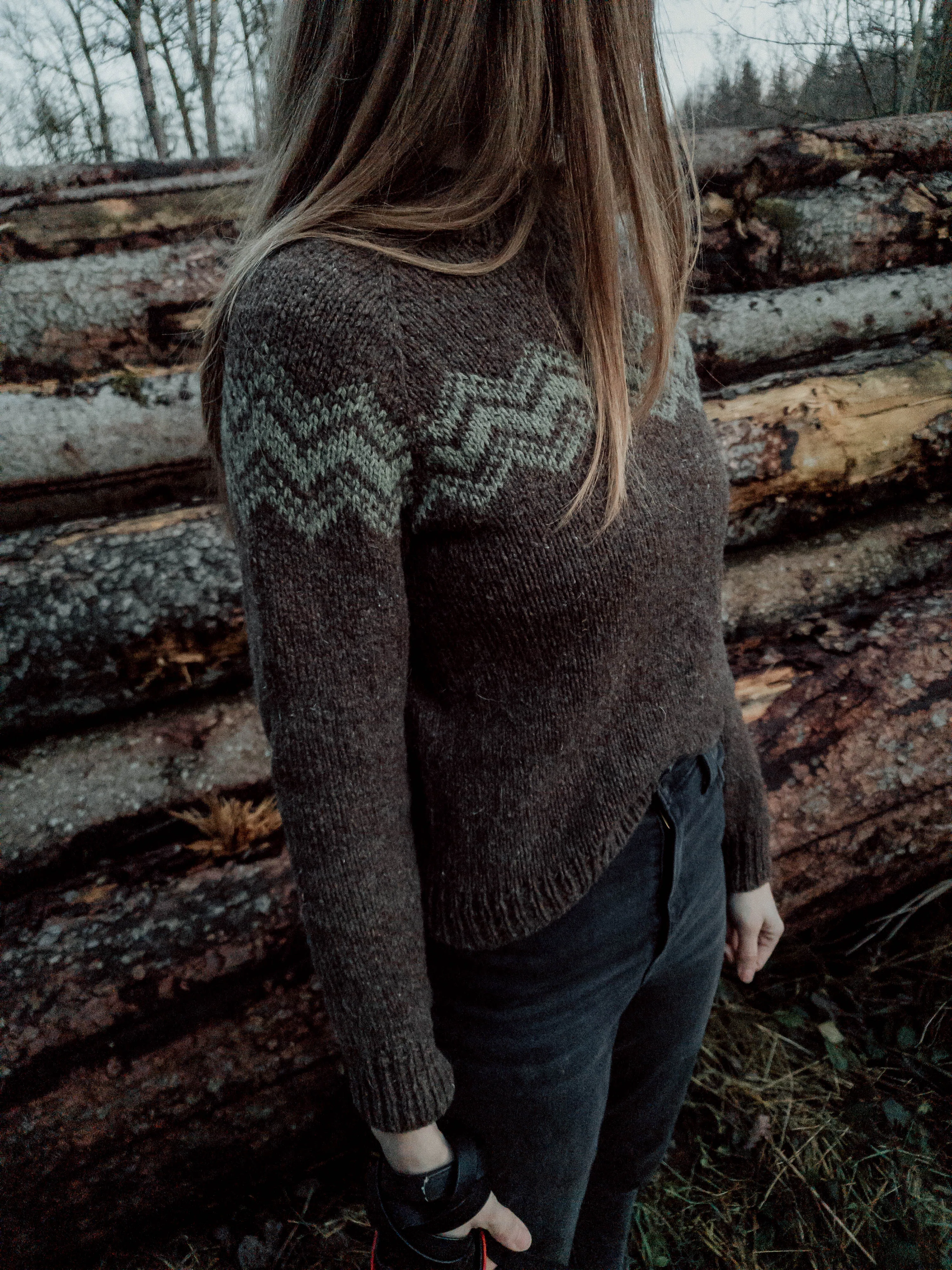 Colourwaves Raglan Sweater - Knitting Pattern