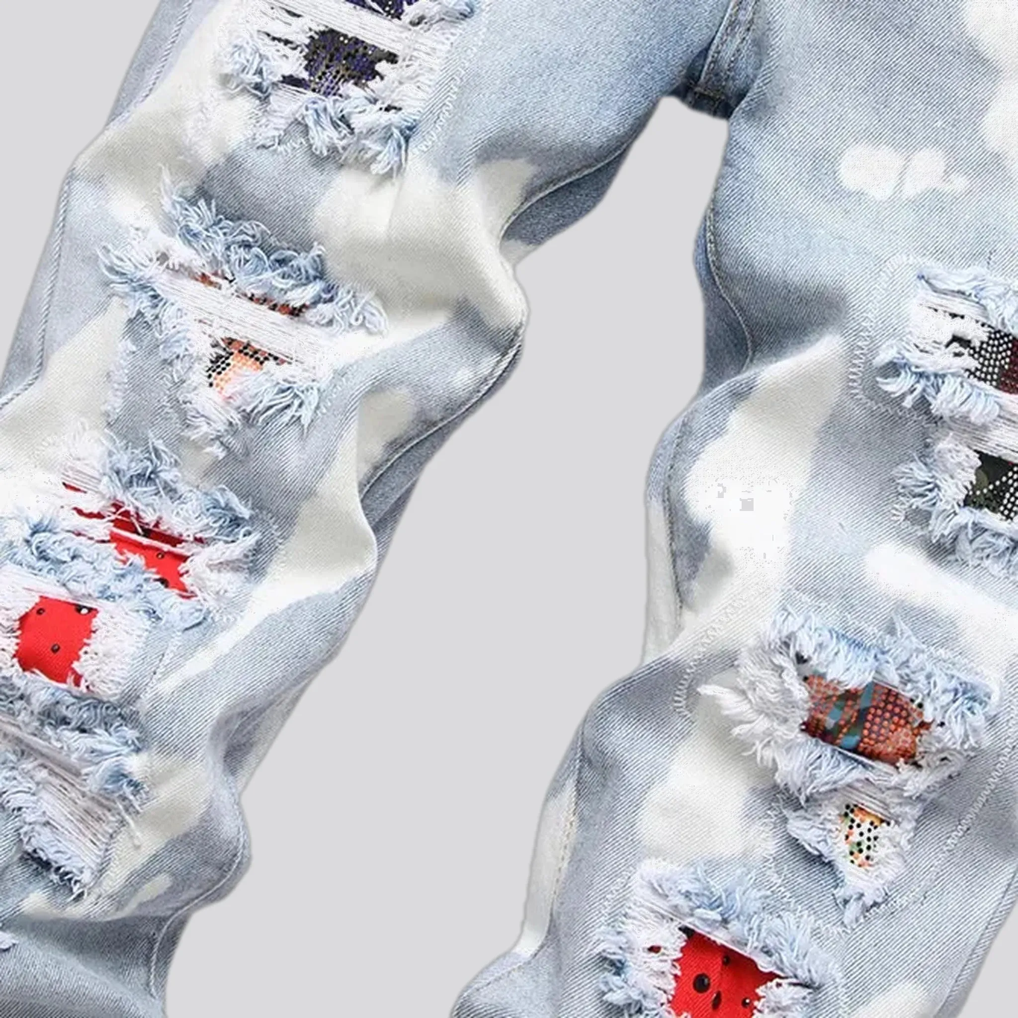 Distressed style men's jeans