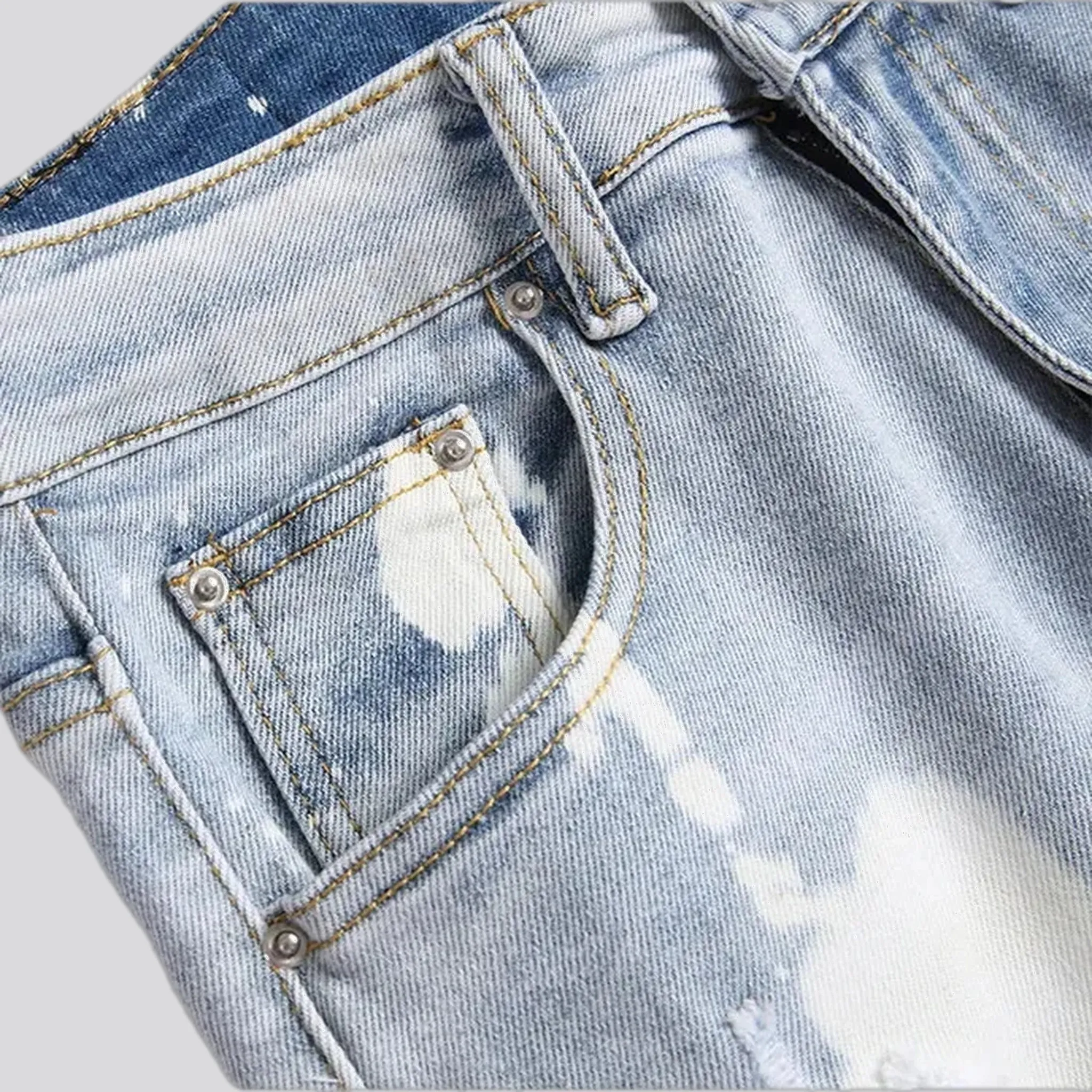 Distressed style men's jeans