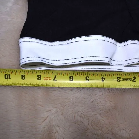 Fighter Girls Deviant Mini Board Black White Shorts Size 3