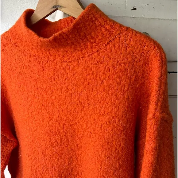 Free People | Women’s bright orange wool blend mock neck chunky sweater, size S