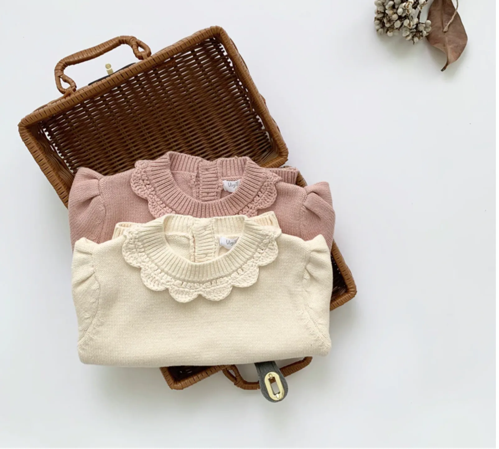 Frill Collar Knitted Sweater