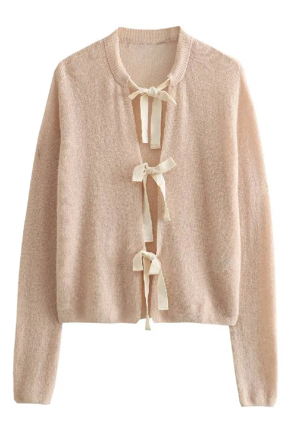 Knitted Sweater with Bow