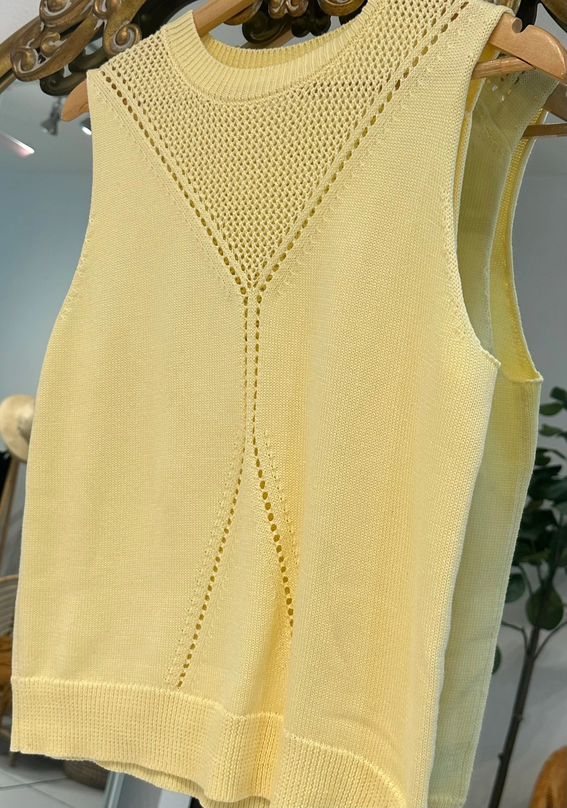 KNITTED SWEATER - YELLOW
