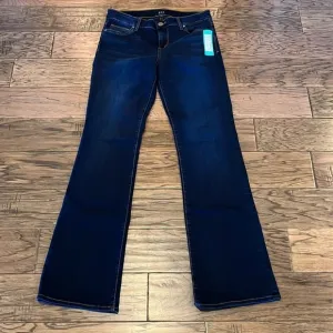 Kut From The Kloth Baby Bootcut Simmons Denim Jeans Size 8S Inseam 32&quot; NWT
