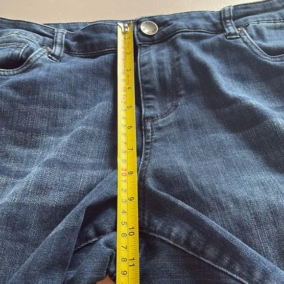 Kut from the Kloth - Baby Bootcut Women's Jeans. Size 14