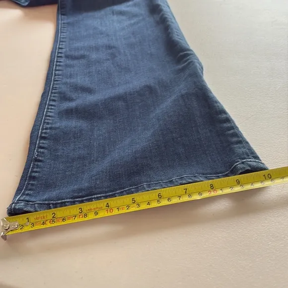 Kut from the Kloth - Baby Bootcut Women's Jeans. Size 14