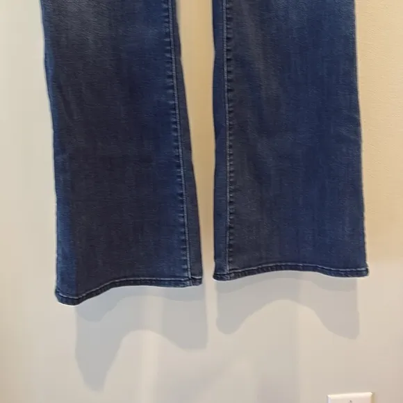 Kut from the Kloth - Baby Bootcut Women's Jeans. Size 14