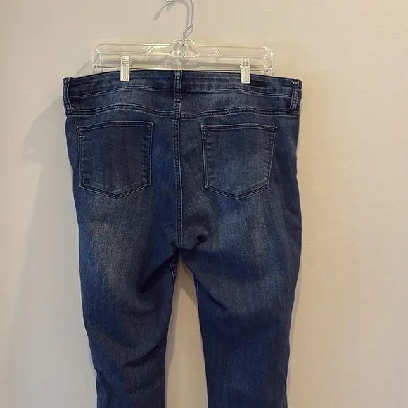 Kut from the Kloth - Baby Bootcut Women's Jeans. Size 14