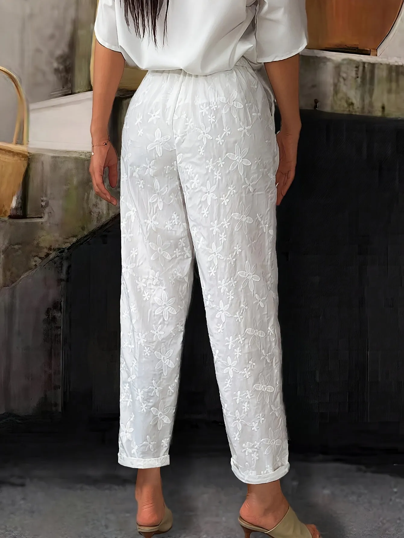Leona | Embroidered Lightweight Pants