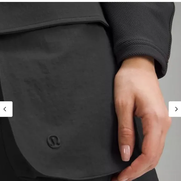 Lululemon Relaxed-Fit super-high-rise shorts have cargo pockets, like new