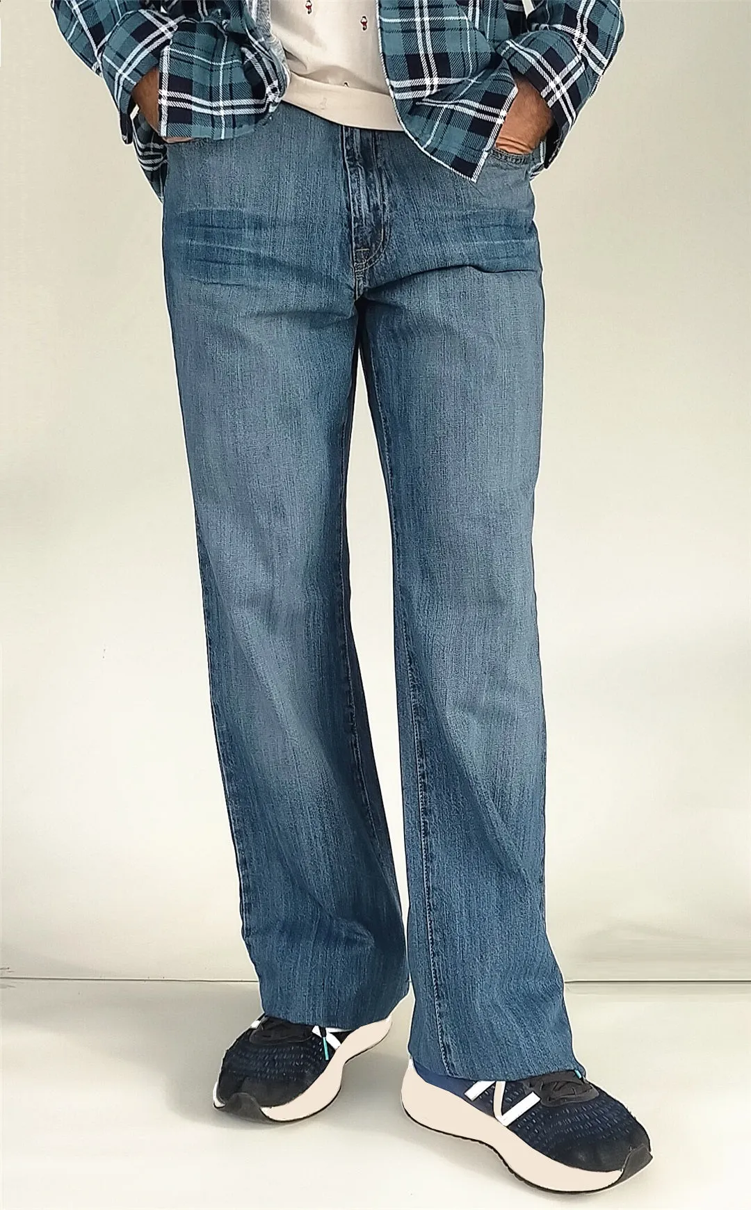 Men JEANIUS JEANS Jeffrey Relaxed Bootcut Jeans in blue - Mid rise