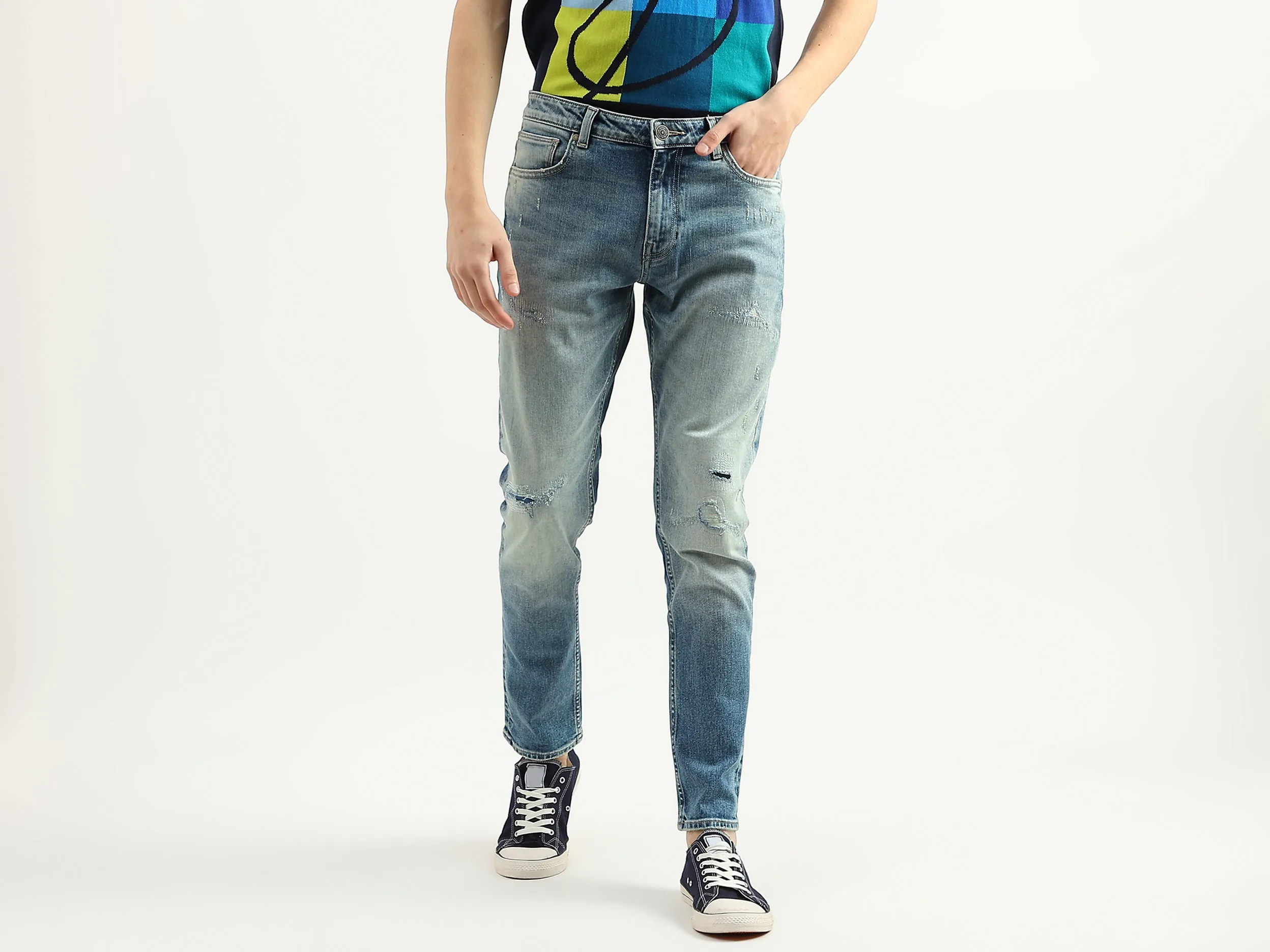 Men Solid Slim Tapered Fit Jeans
