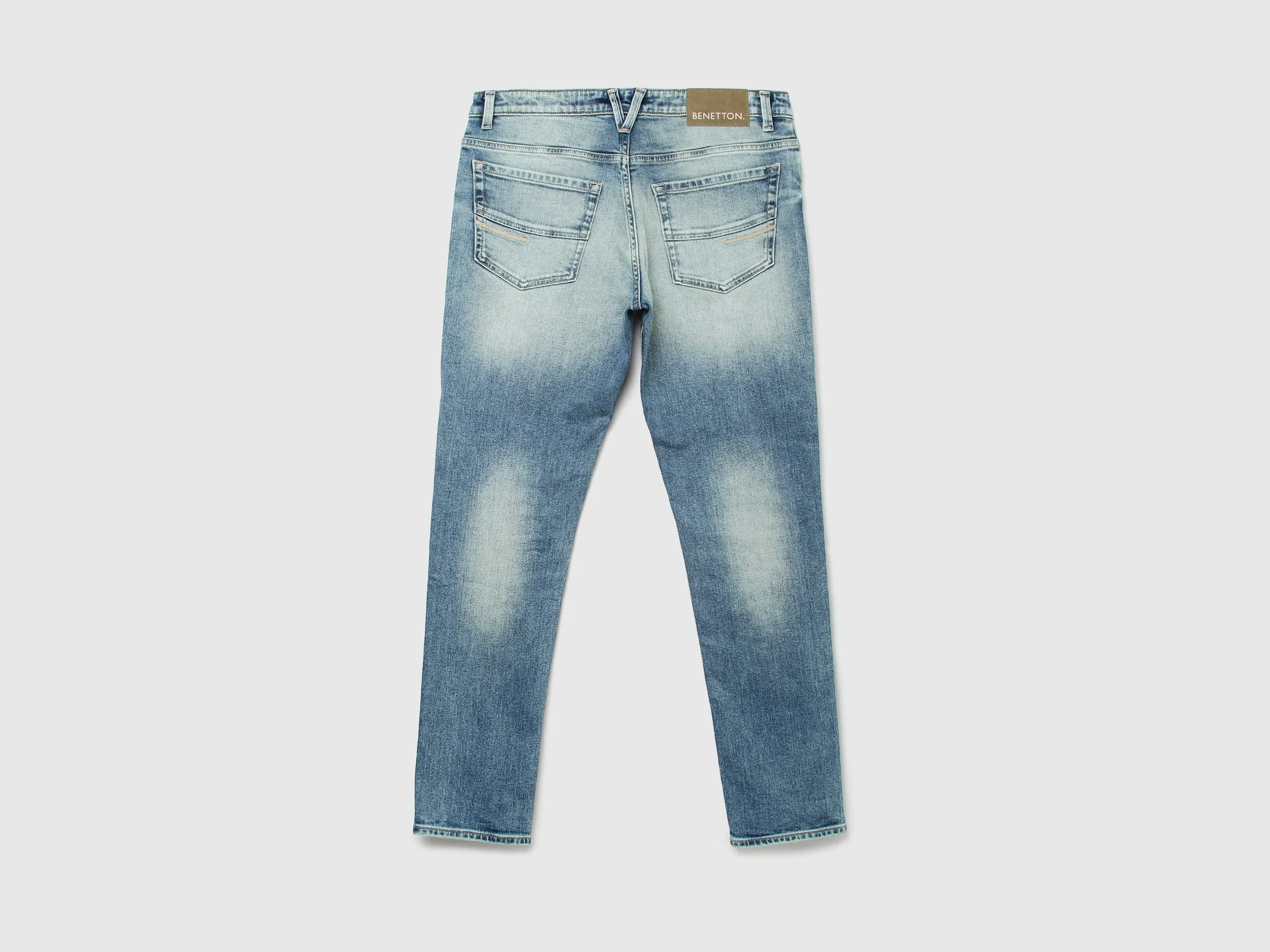 Men Solid Slim Tapered Fit Jeans