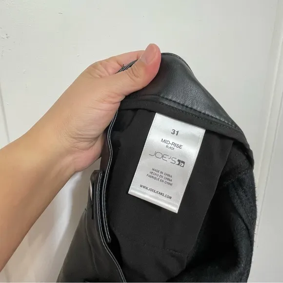New Joe's Mid Rise Black Faux Leather Cropped Bootcut Jeans Size 31