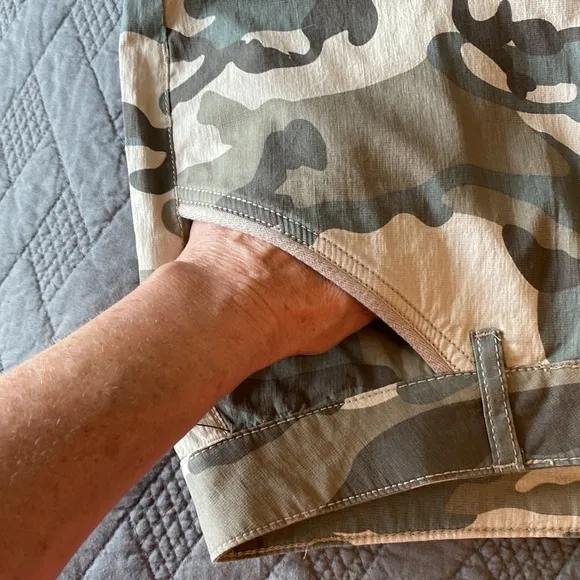 NWT Charlie B❤️ camo printed cargo shorts