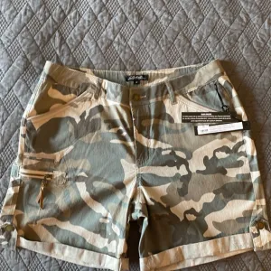 NWT Charlie B❤️ camo printed cargo shorts
