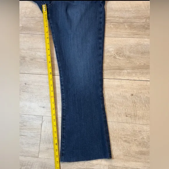 NWT Frame Le Crop Mini Boot Mid-rise Raw Hem Bootcut Jeans Size 32