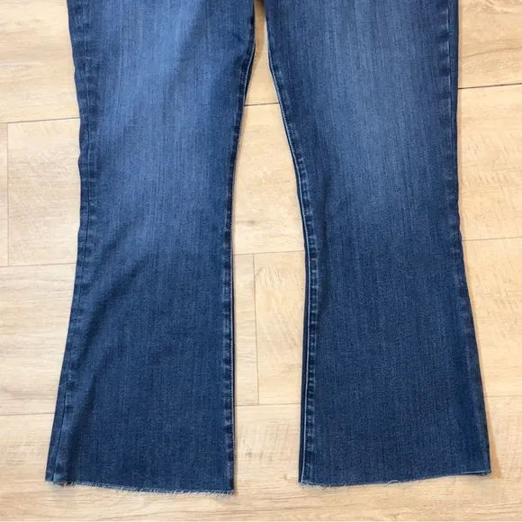 NWT Frame Le Crop Mini Boot Mid-rise Raw Hem Bootcut Jeans Size 32