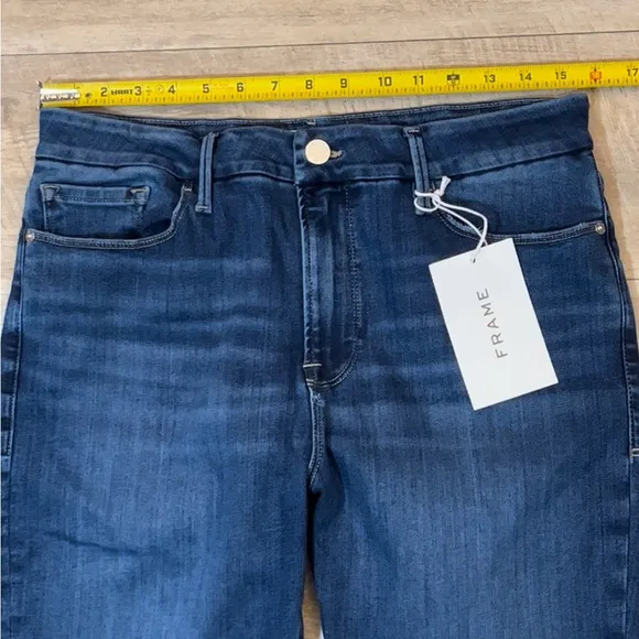 NWT Frame Le Crop Mini Boot Mid-rise Raw Hem Bootcut Jeans Size 32