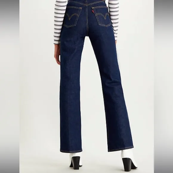 🔥🔥🔥NWT LEVI’S Premium RIBCAGE BOOTCUT JEANS