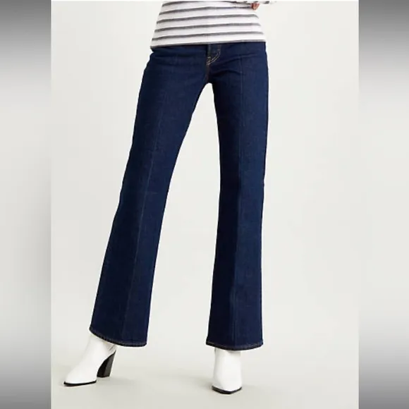 🔥🔥🔥NWT LEVI’S Premium RIBCAGE BOOTCUT JEANS