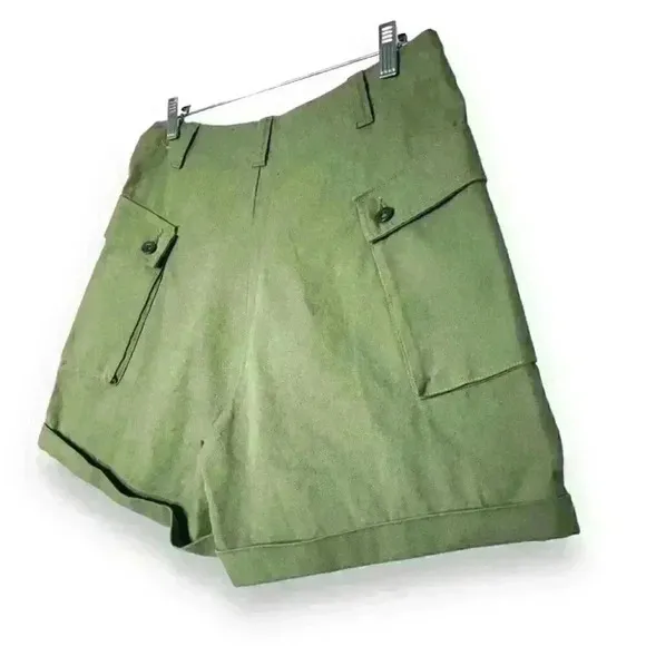 NWT Nike Life Women’s Woven Cargo Shorts Pockets Green Spring Streetwear W28