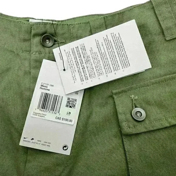 NWT Nike Life Women’s Woven Cargo Shorts Pockets Green Spring Streetwear W28
