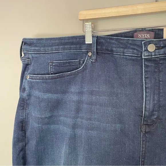 NWT NYDJ Barbara Bootcut Jeans in Grant Wash Women’s Size 28W