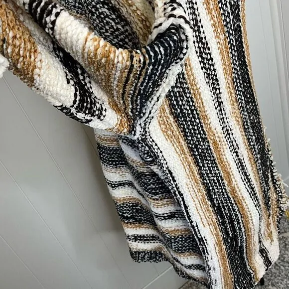 Pol Womens Oversized Small Sweater Black Cream Gold Frayed Seams Chunky NWOT