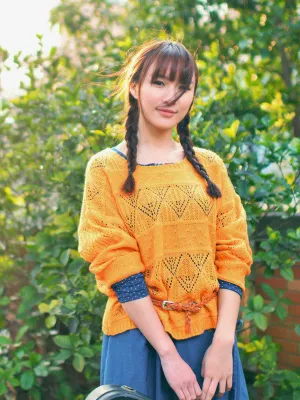 rear buttoned batsleeve loose sweater