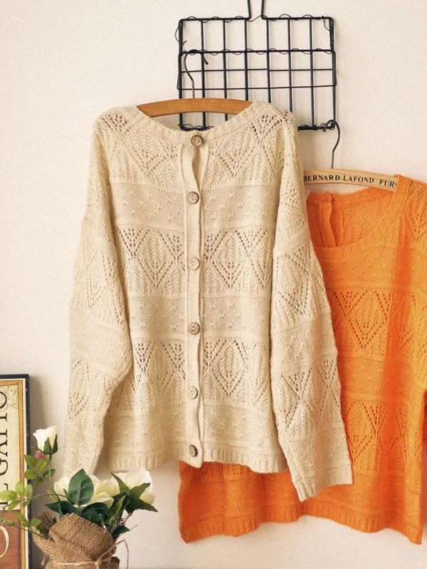 rear buttoned batsleeve loose sweater