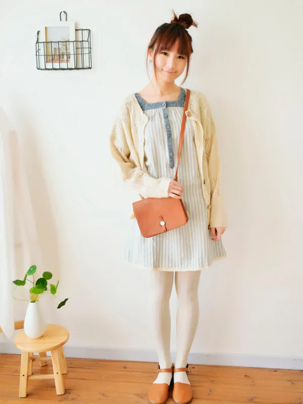 rear buttoned batsleeve loose sweater